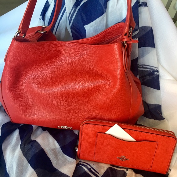 Coach Handbag and Wristlet. - Picture 4 of 8